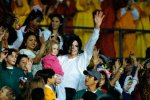 MJ & 30,000 children(Super Bowl XXVIII halftime show) 31 enero 1993 01.jpg