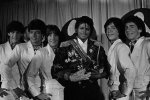 Michael Jackson Holding Grammy Awards (28 feb 1984)LA CA.jpg